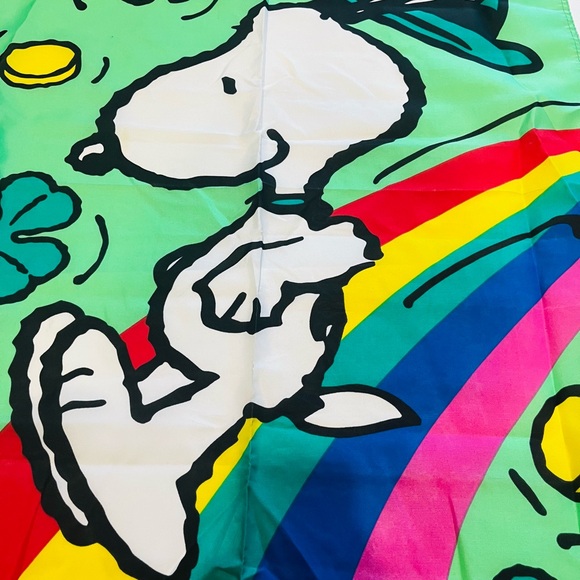 Snoopy St. Patrick's Day Vintage Rainbow Pot of Gold Shamrock Flag 41" x 29" - Picture 9 of 14